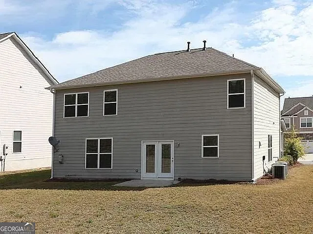 4 bed, 2.5 bath, 2620 sqft, $2,950 — Photo 2