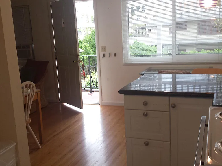 357 Hawthorne Ave #E — Photo 21