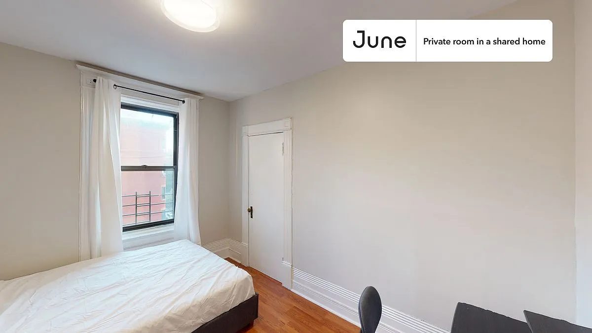 Full bedroom in 4 bed/1 bath home in Central Harlem #1428 C — Photo 4