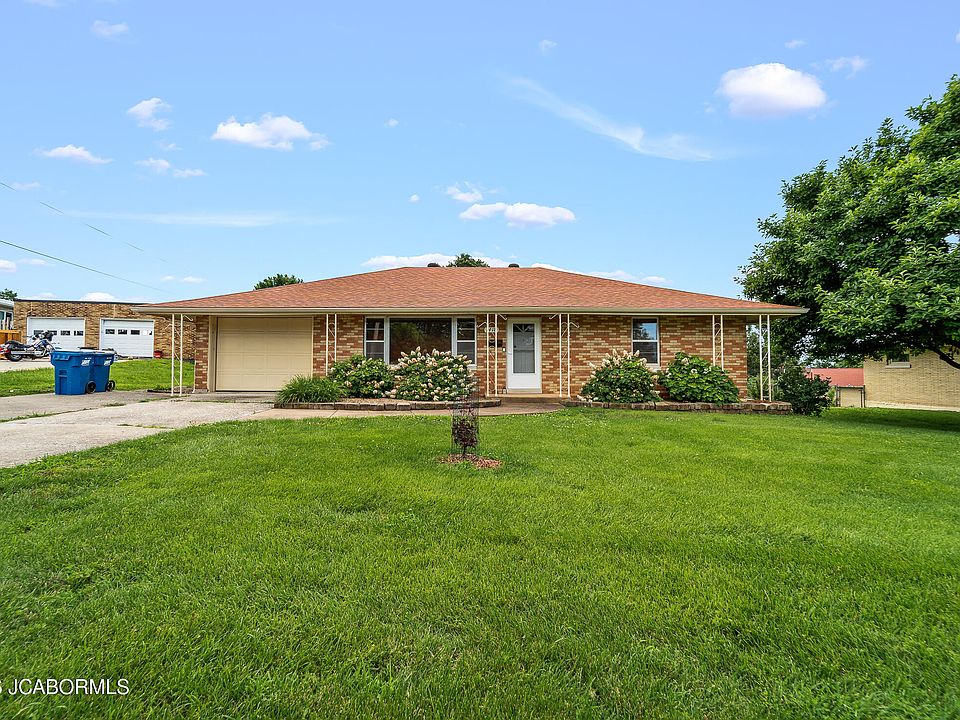 1st image of 1418 Dixon Dr