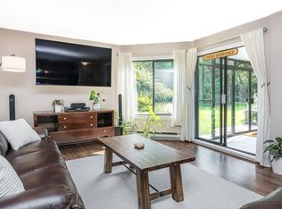 1520 Vidal St #104, White Rock, BC V4B 3T7