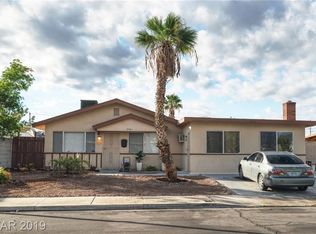 3561 Blue Lake Ave, Sunrise manor town, NV 89115