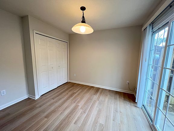 5th image of 9902 Warwick Pl