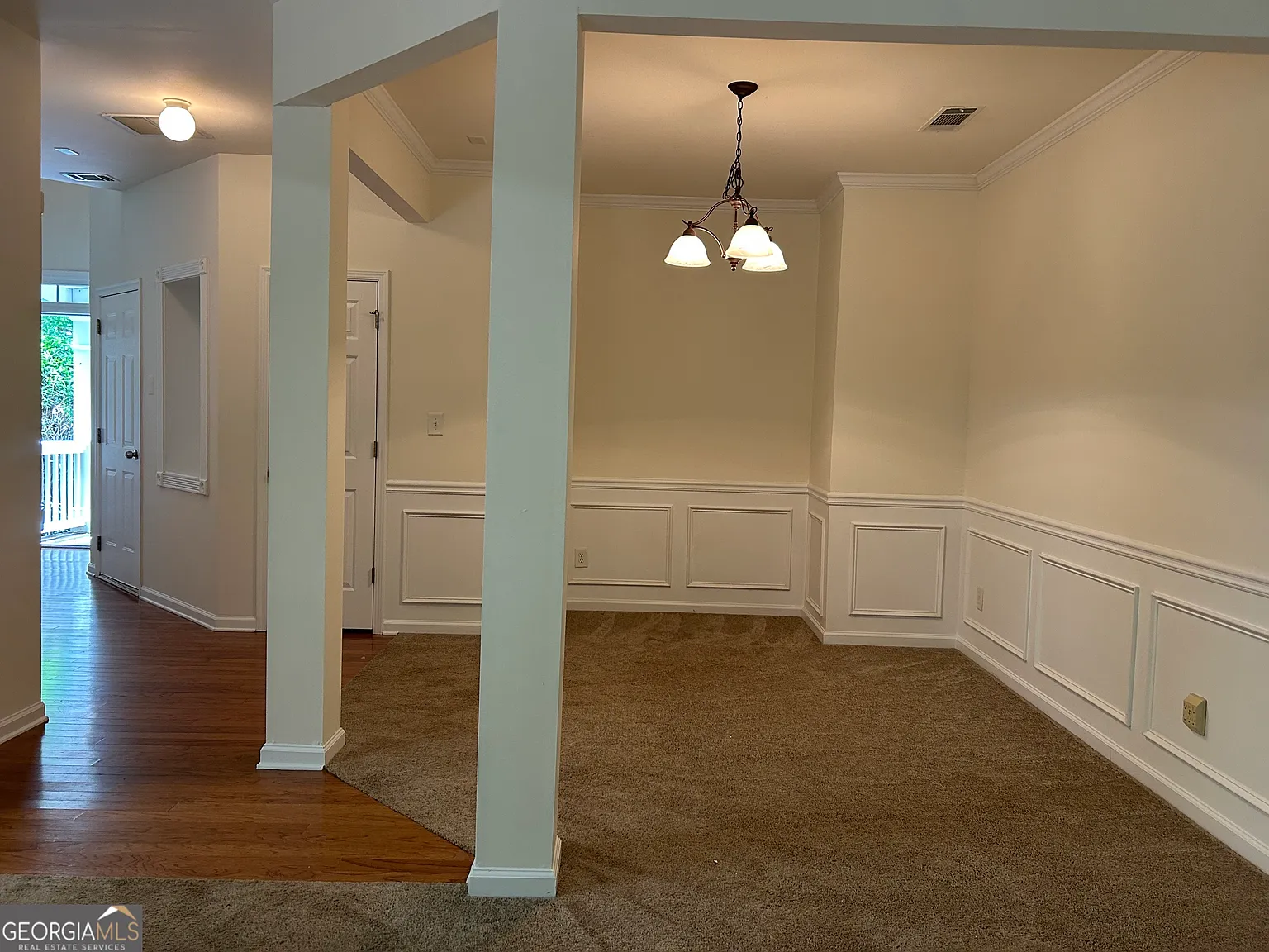 3 bed, 2.5 bath, 1984 sqft, $1,945 — Photo 4
