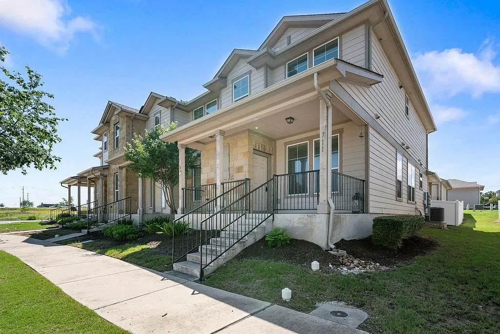 Building Photo - 711 Katmai Cir