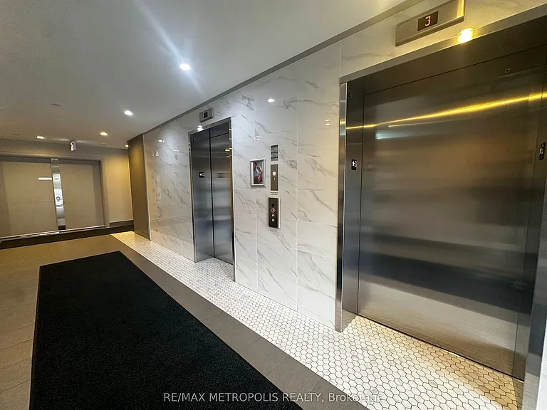 58 Adam Sellers St #301 — Photo 19
