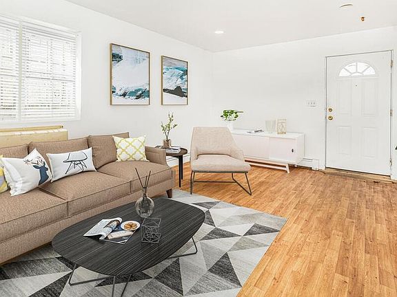 4th image of 1248 E 223rd St #1