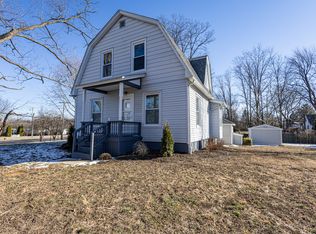 851 Bent St, Elgin, IL 60120