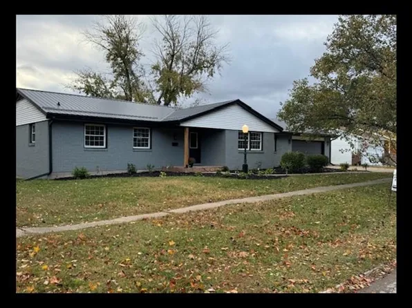 312 Pearl St, Macon, MO 63552