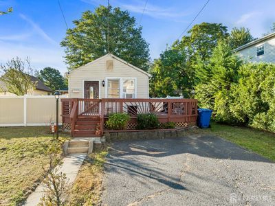250 Brookside Ave, Laurence Harbor, NJ, 08879