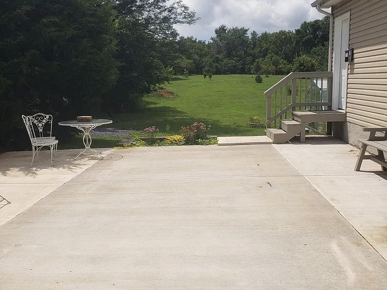180 Marrs Ln — Photo 2