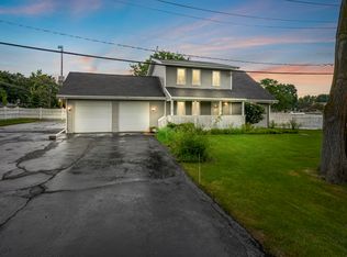 308 N Green St, McHenry, IL 60050