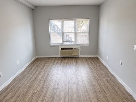 4th image of 146 Hamilton Ave APT 306