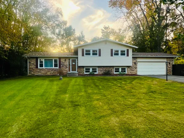 4638 S Jackson Rd, Jackson, MI 49201