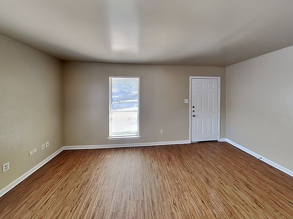 4th image of 2957 Loving Ave