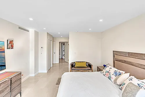 19390 Collins Ave #421 Photo 1