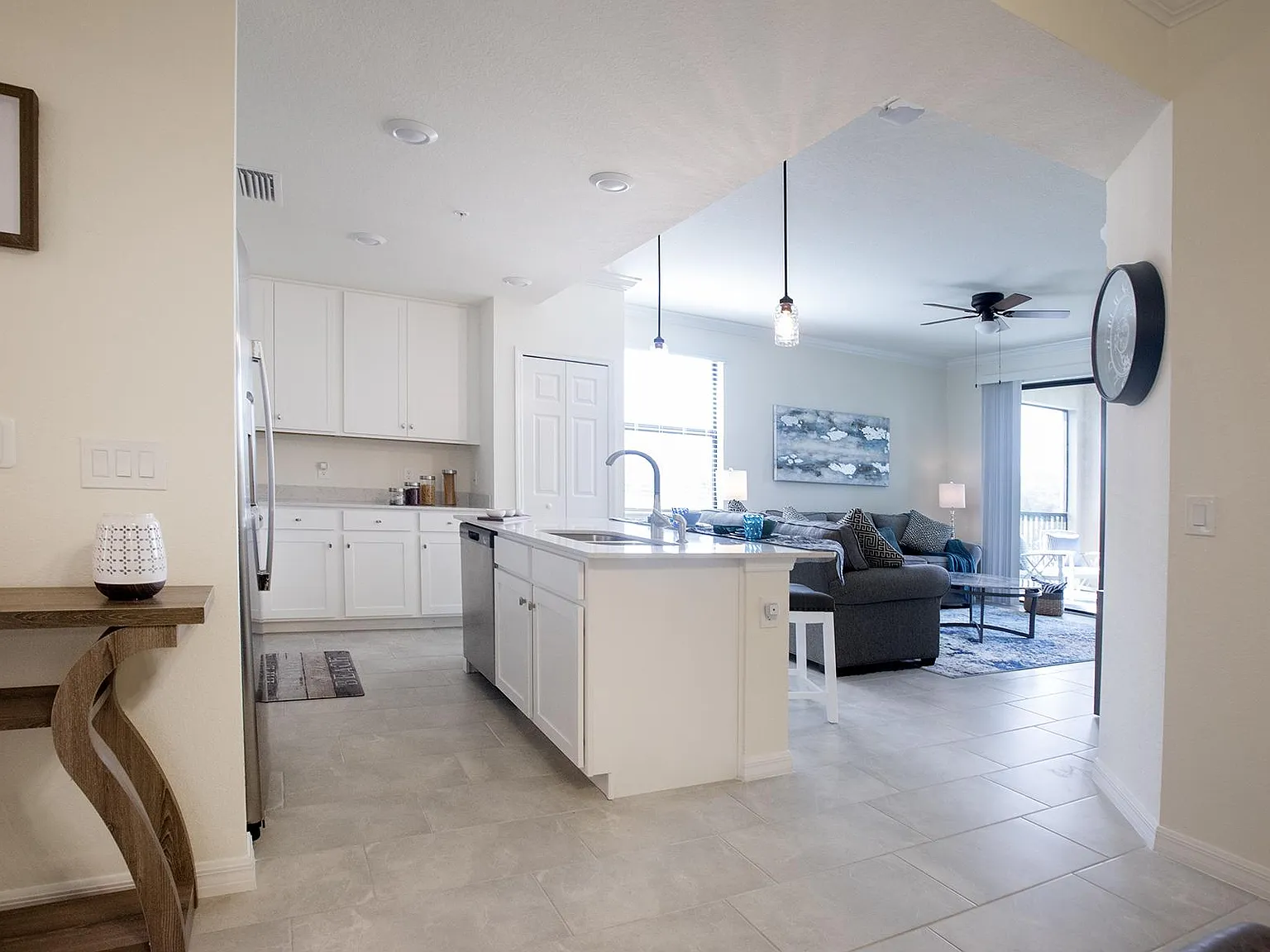 3 bed, 1284 sqft, $2,750 — Photo 2