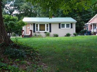 15 Hawthorne Ln, Lexington, NC 27295