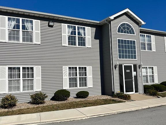 2nd image of 8250 Lincoln Cir APT A