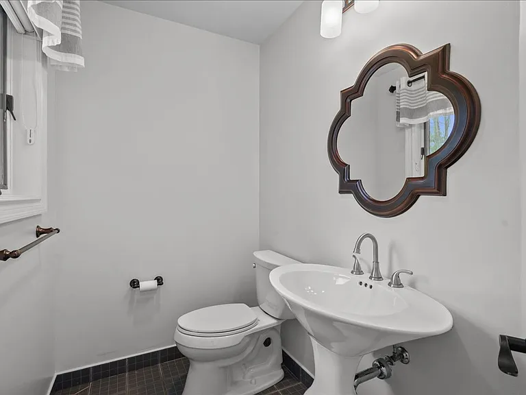 745 Iris Ct — Photo 31