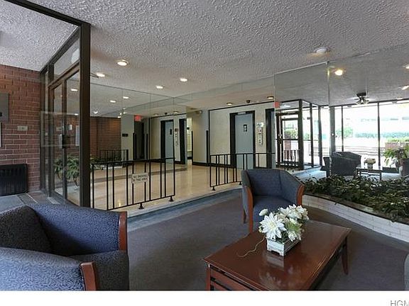 3rd image of 395 Westchester Ave APT 1F