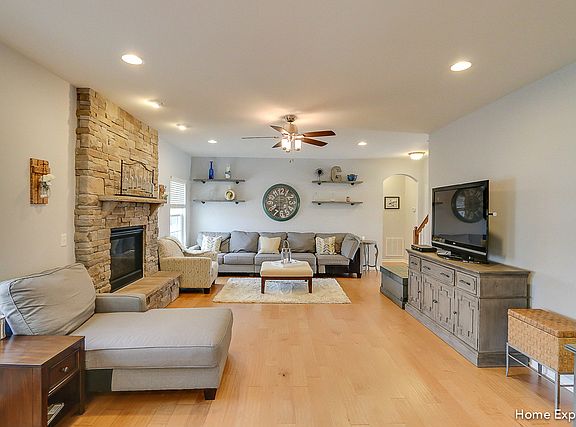3rd image of 13205 Wildwood Pl