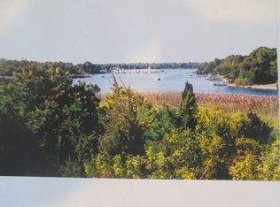 6 Marion Ct, Center Moriches, NY 11934