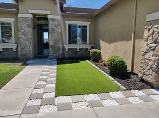 2056 Peregrine St, Manteca, CA 95337