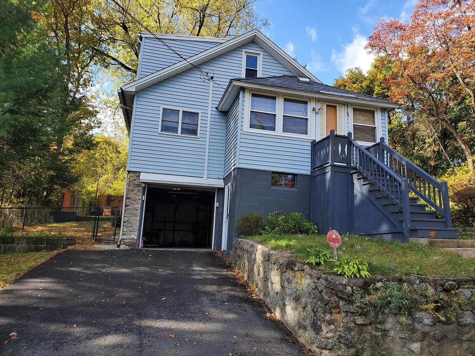 4 bed, 1309 sqft, $1,975 — Photo 1