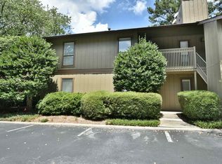401 Dunbar Dr, Dunwoody, GA 30338