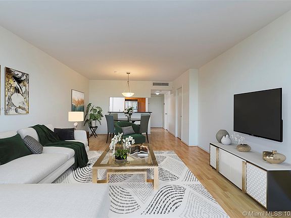 2nd image of 780 NE 69th St APT 306