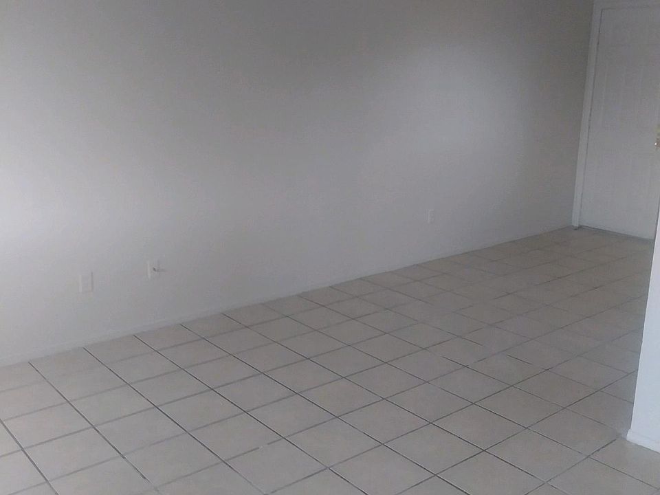 2nd image of 73857 Sunnyslope Dr #B