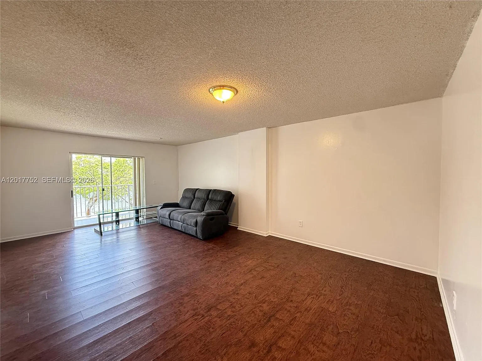 Saga Bay Gardens Condo — Photo 3