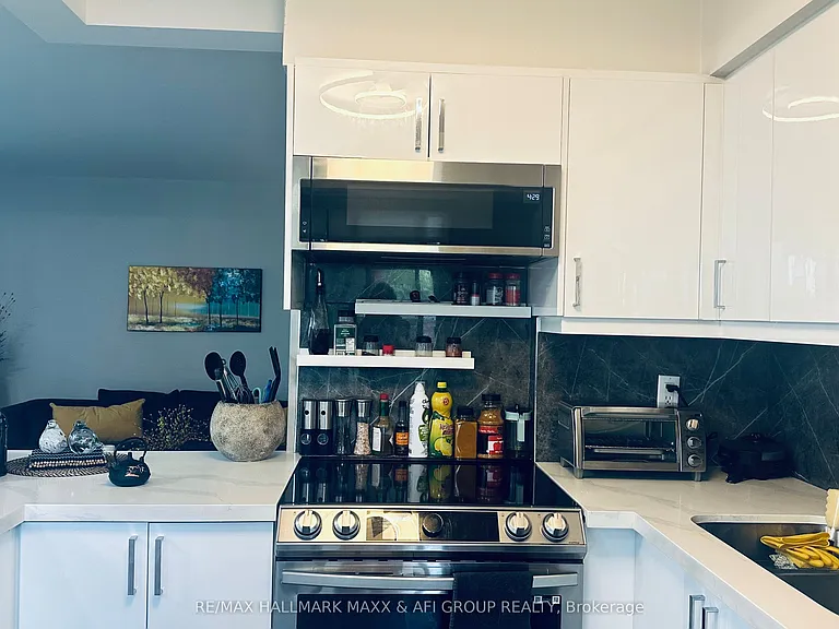 15390 Yonge St #201 — Photo 18