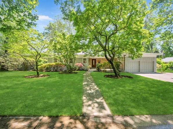 37 Somerset Drive S, Great Neck, NY 11020