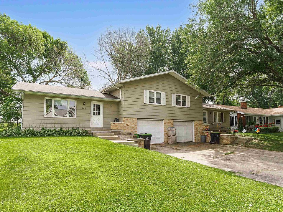 1st image of 223-225 Starkweather Dr