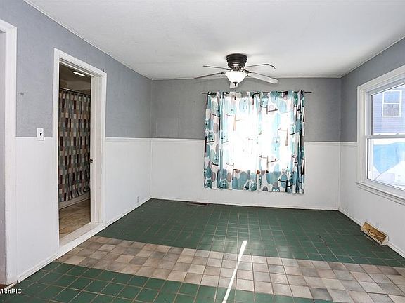 4th image of 9126 Cleveland Ave