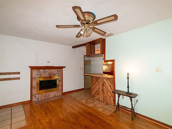 3rd image of 9609 N Elmer St