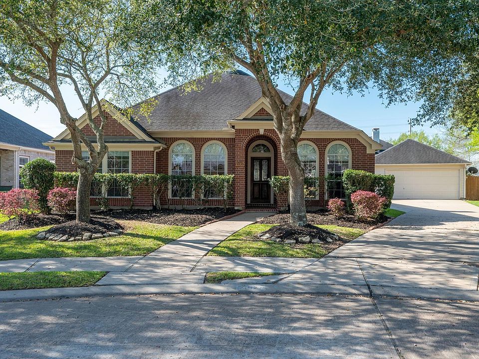 1st image of 21927 Rivergate Ct