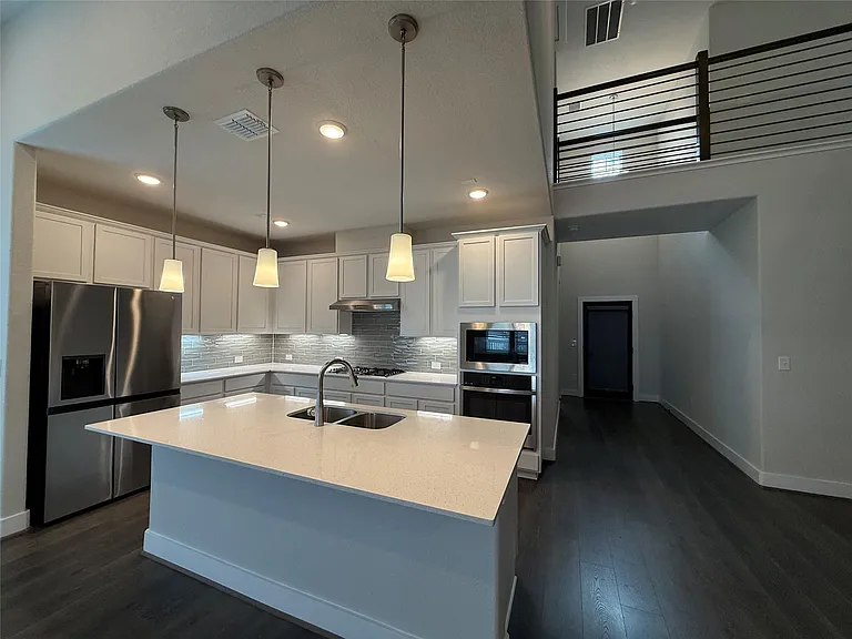 158 Ginger St — Photo 3