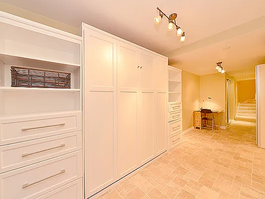 Sold by Cooper & Cooper Real Estate | media 19