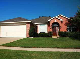 7511 Amsterdam Ln, Arlington, TX 76002