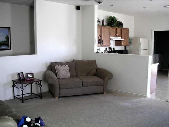 3rd image of 1070 E RENEGADE Terrace