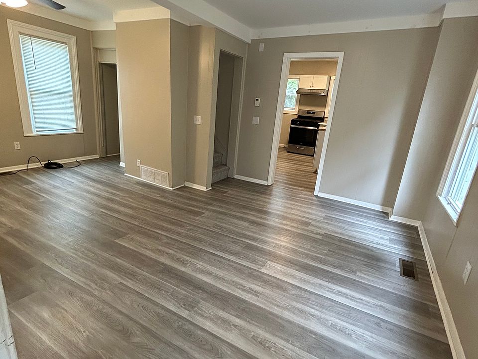 1st image of 3 Utica Pl