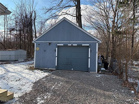 4th image of 656 Hazelwood Ave