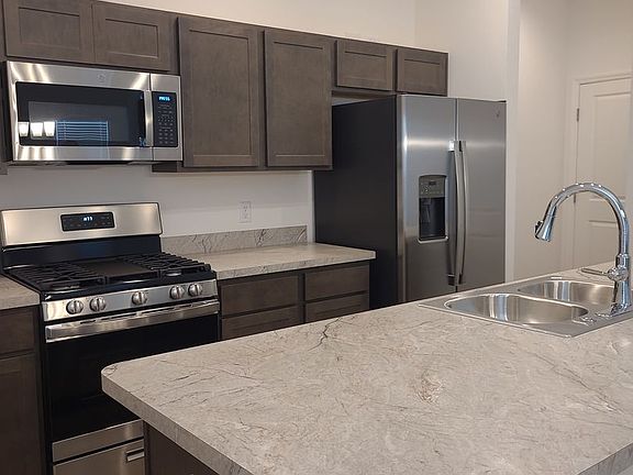 5th image of 3330 Clark Ct