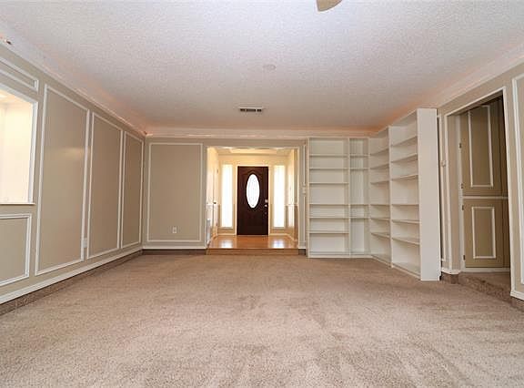 5th image of 804 Tanglewood Ln