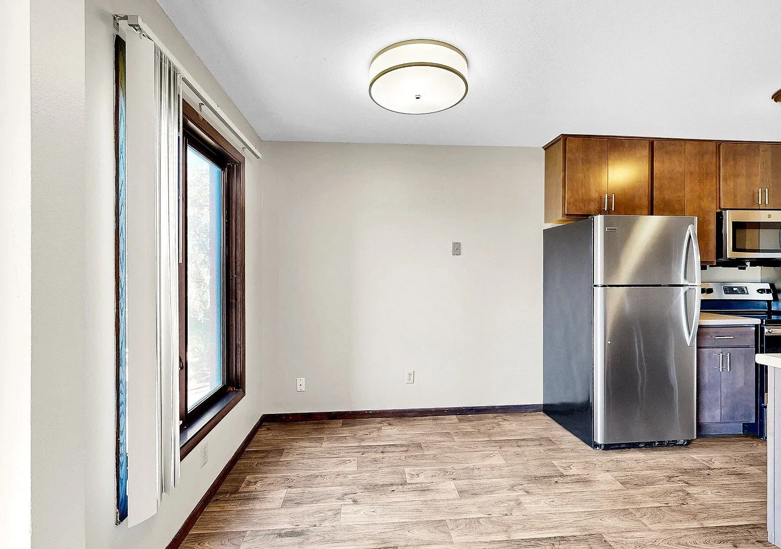 Continental Apartments — Photo 3