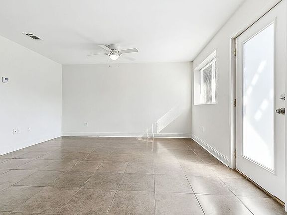 4th image of 2013 S Liberty St #4