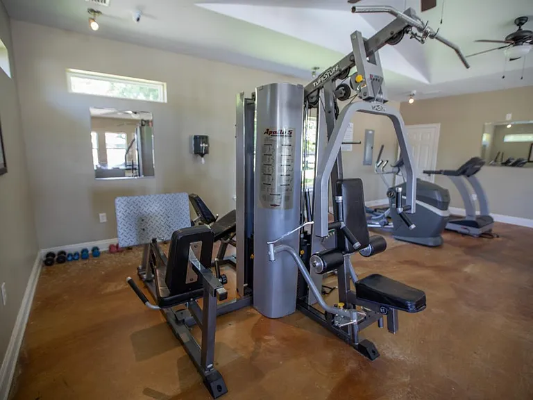1220 Springfield Dr — Photo 37